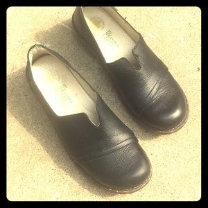 El Naturalista Black Leather Women’s Loafers